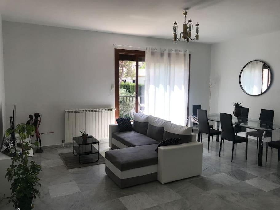 Haut De Maison Entierement Renove Avec Garage Carnoux-en-Provence Exteriör bild